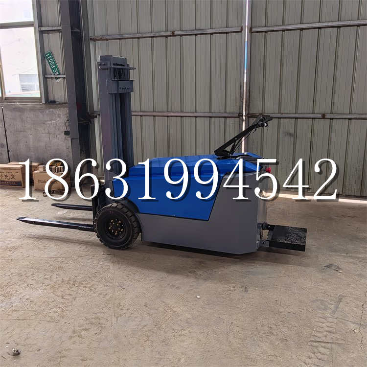 萝北县全电动叉车插腿式堆高车液压装卸车1.5吨升高小型站驾式铲车